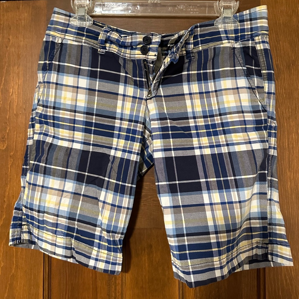 Abercrombie and Fitch Plaid Bermuda Style Shorts Size 4